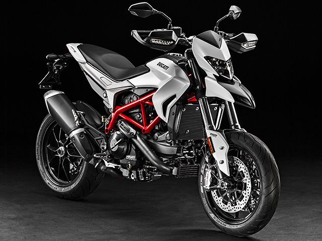 2016年 Hypermotard 939 スターホワイト・シルク(カタログメイン)