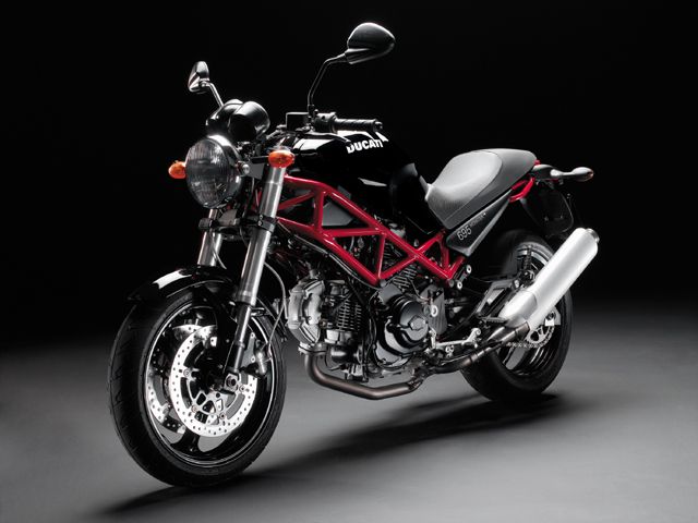 年 Monster 400 (カタログメイン)