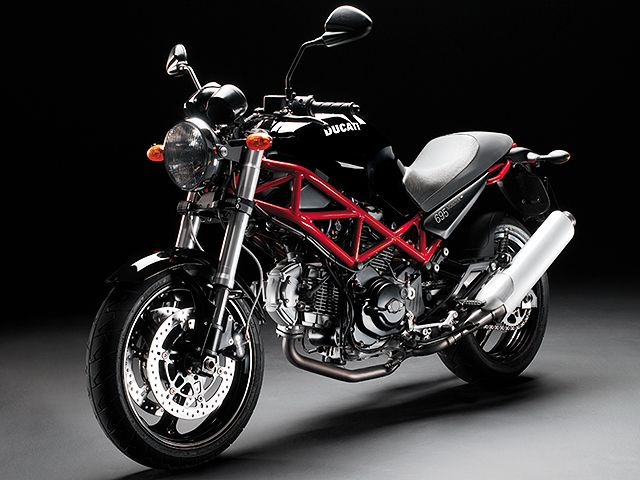 2007年 Monster 695 (カタログメイン)