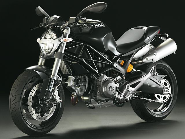 2010年 Monster 696 (カタログメイン)