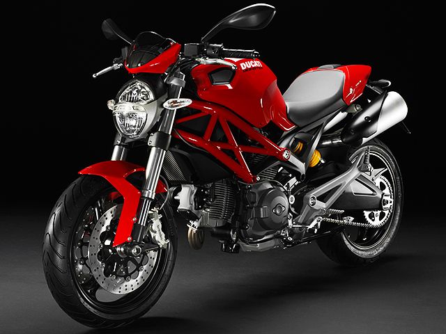 2011年 Monster 696 (カタログメイン)