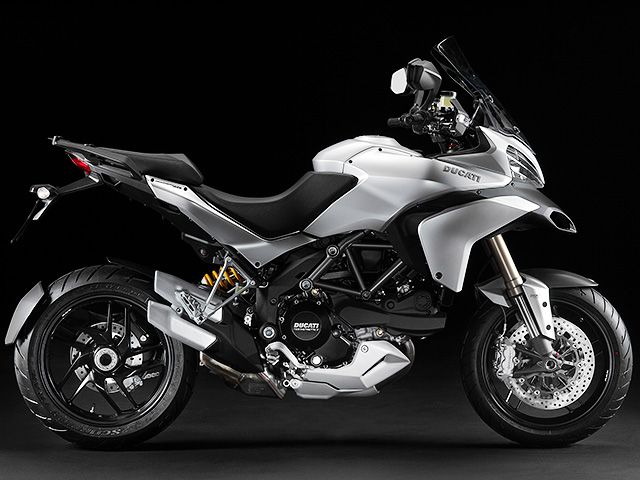 2013年 Multistrada 1200 マットクロム(カタログメイン)