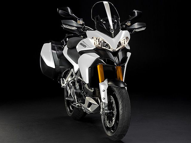 2010年 Multistrada 1200S Touring Edition アークティックホワイト(カタログメイン)