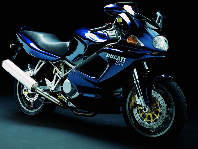 2001年 ST4 (カタログメイン)