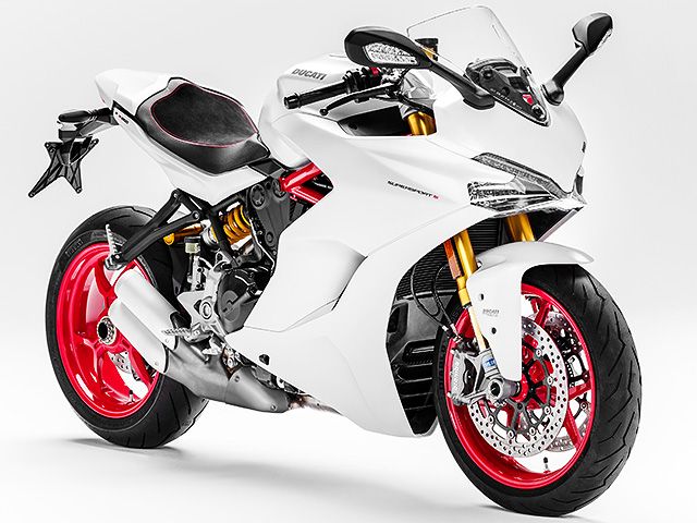 2017年 SuperSport S (カタログメイン)