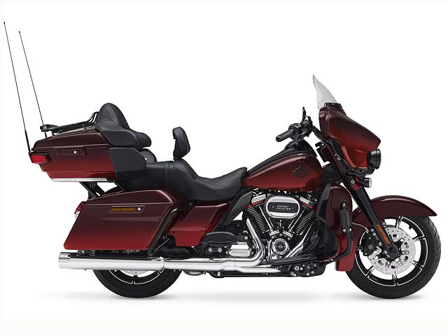 2018年 CVO FLHTKSE Urtra Limited (カタログメイン)