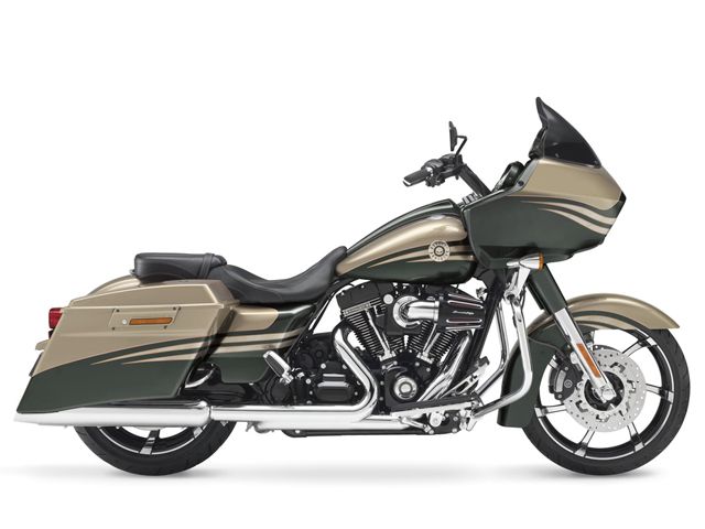 2013年 CVO FLTRXSE2 Road Glide Custom ロマンゴールド&バーントエメラルド with エッジグラフィックス(カタログメイン)
