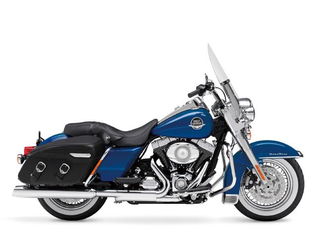 2010年 FLHRC Road King Classic モノトーンカラー(カタログメイン)