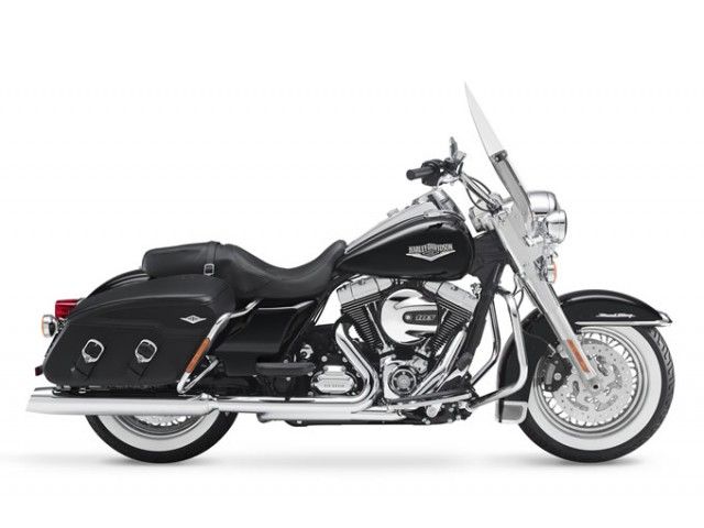 2015年 FLHRC Road King Classic ビビッドブラック(カタログメイン)