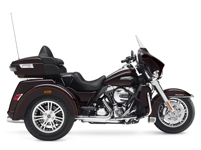 2014年 FLHTCUTG Tri Glide Ultra ブラッケンドカイエンサングロ(カタログメイン)