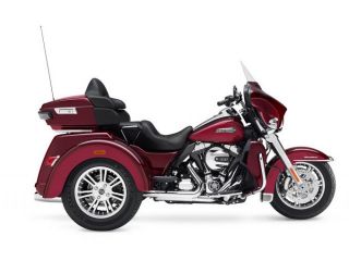 2016年 FLHTCUTG Tri Glide Ultraミステリアスレッドサングロ/ベロシティーレッドサングロ