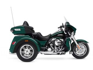 2016年 FLHTCUTG Tri Glide Ultraディープジェイドパール/ビビッドブラック