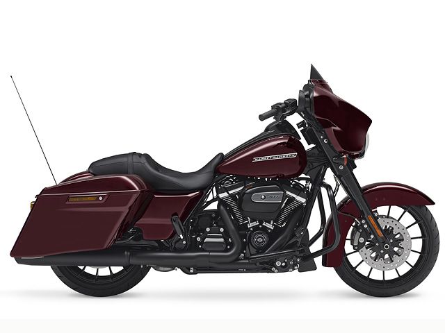 2018年 FLHXS Street Glide Special (カタログメイン)