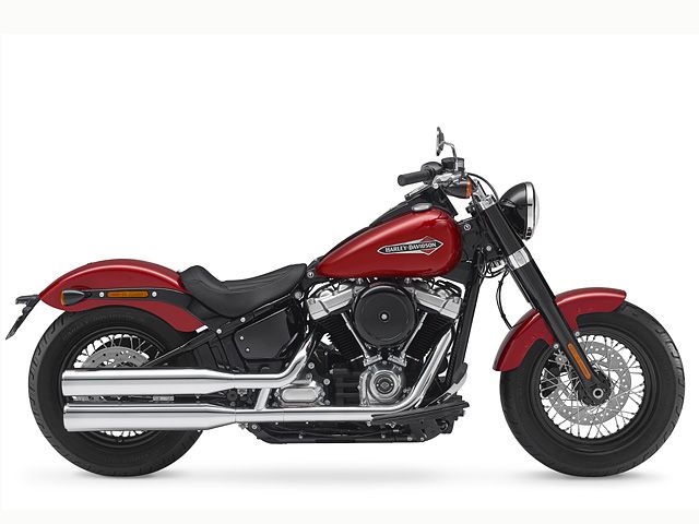 2018年 FLSL Softail Slim (カタログメイン)