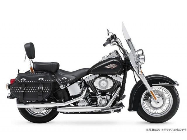 2015年 FLSTC Heritage Softail Classic ビビッドブラック(カタログメイン)
