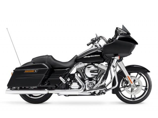 2015年 FLTRXS Road Glide Special ビビッドブラック(カタログメイン)