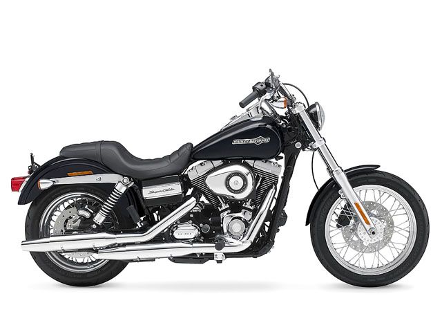 2012年 FXDC Super Glide Custom ビビッドブラック(カタログメイン)