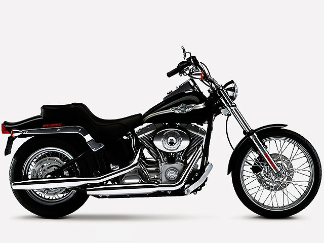 2003年 FXST Softail Standard ビビッドブラック(カタログメイン)