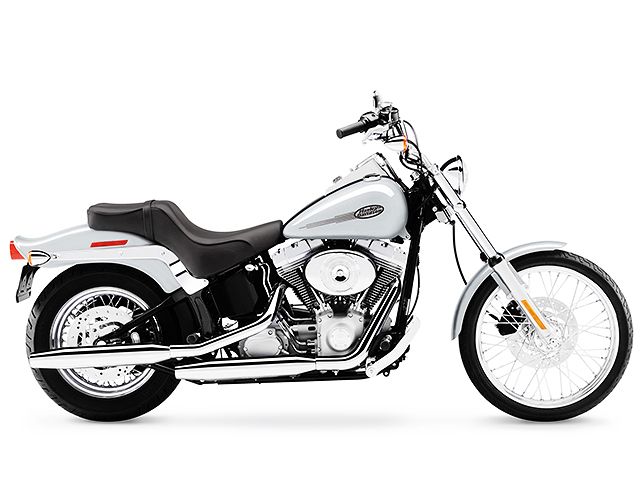 2004年 FXST Softail Standard モノトーンカラー(カタログメイン)