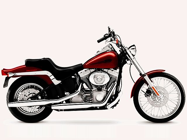 2005年 FXST Softail Standard モノトーンカラー(カタログメイン)