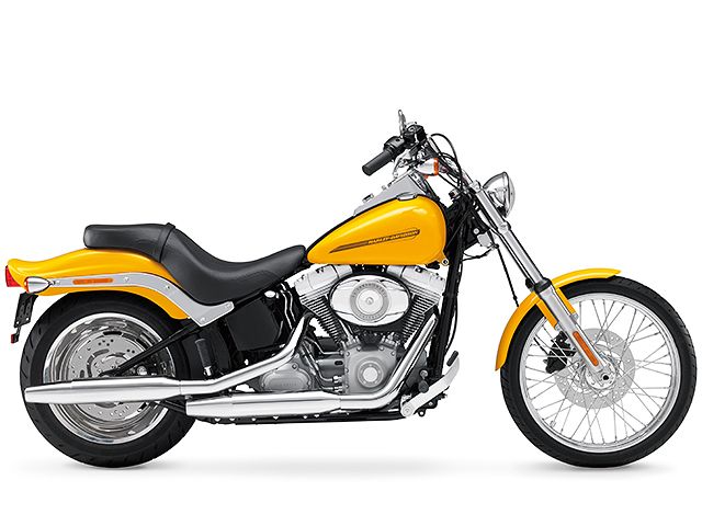 2011年 FXST Softail Standard クロームイエロー(カタログメイン)