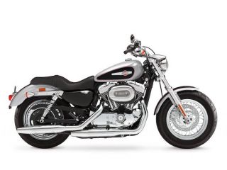2015年 XL1200C Customブリリアントシルバーパール/ビビッドブラック