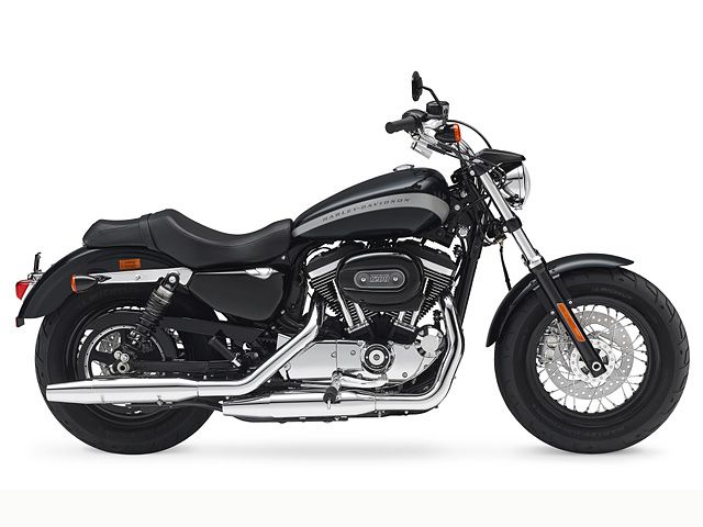 2018年 XL1200C Custom (カタログメイン)