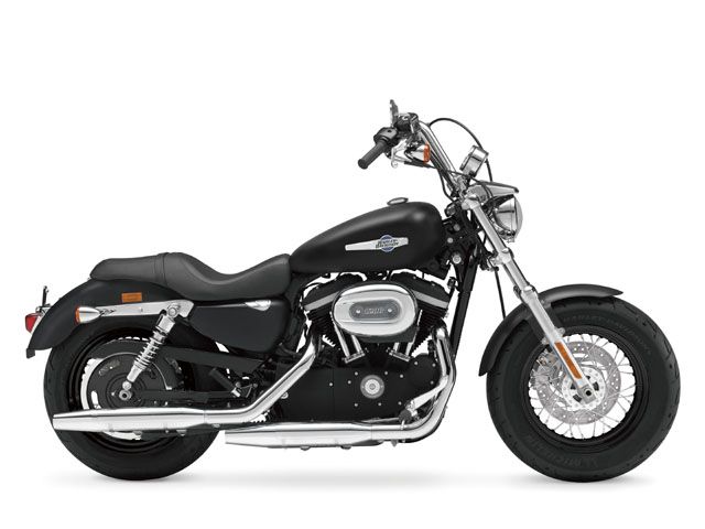 2013年 XL1200CB Limited ブラックデニム(カタログメイン)