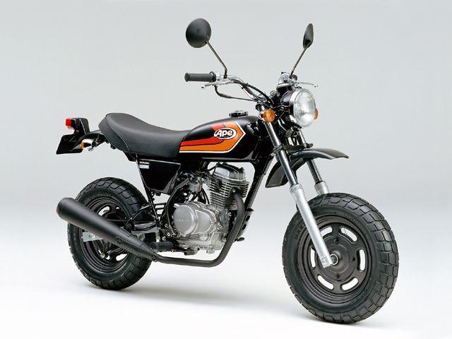 2001年 Ape50 Deluxe ブラック(カタログメイン)