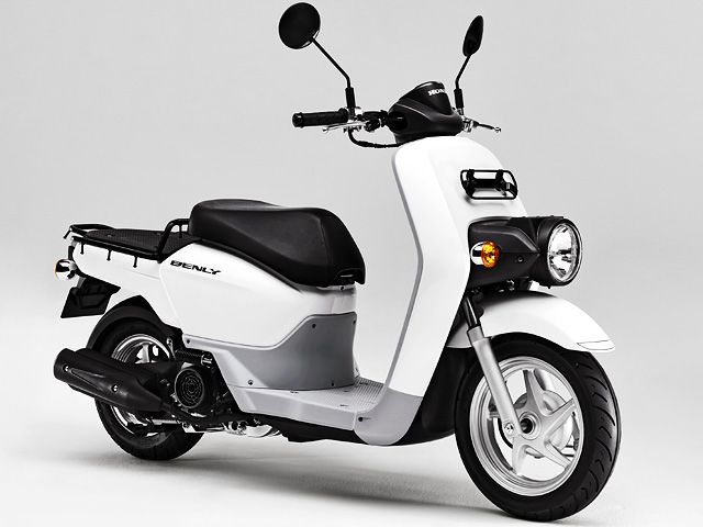 2015年 BENLY 110 ロスホワイト(カタログメイン)