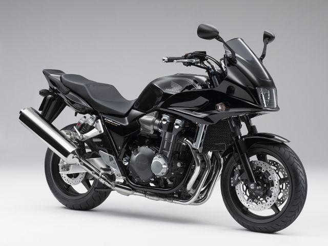 2009年 CB1300 SUPER BOL D'OR グラファイトブラック(カタログメイン)