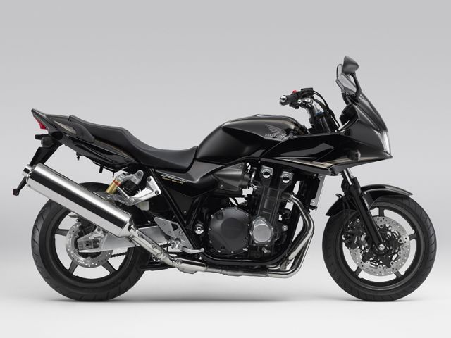 2010年 CB1300 SUPER BOL D'OR ABS グラファイトブラック(カタログメイン)
