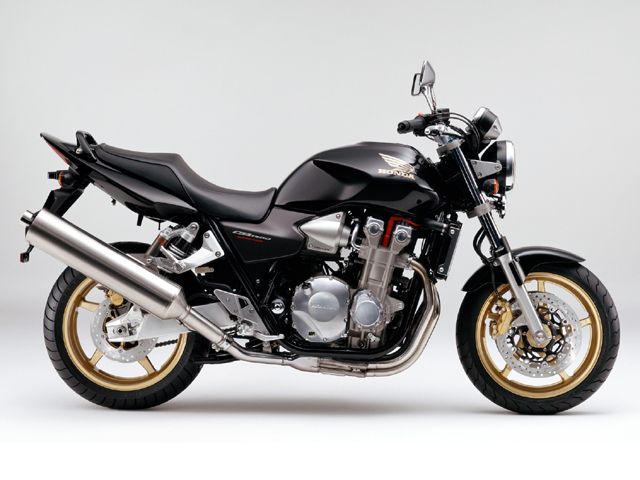 2004年 CB1300 SUPER FOUR ダークネスブラックメタリック(カタログメイン)