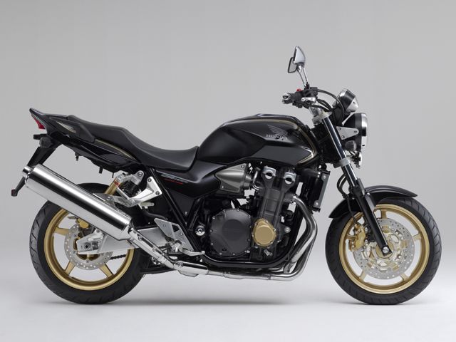2012年 CB1300 SUPER FOUR グラファイトブラック(カタログメイン)