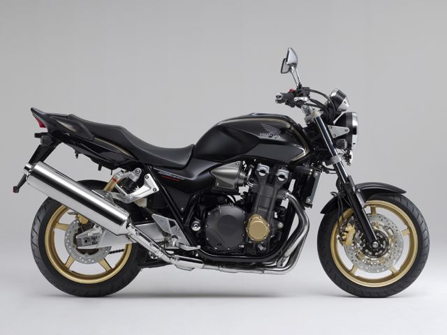 2012年 CB1300 SUPER FOUR ABS グラファイトブラック(カタログメイン)