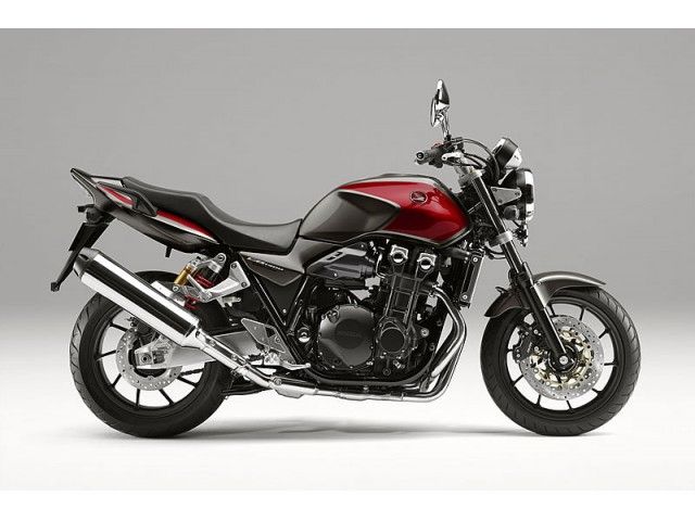 2016年 CB1300 SUPER FOUR E Package チタニウムブレードメタリック(カタログメイン)