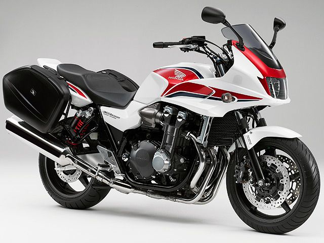 2010年 CB1300 SUPER TOURING パールサンビームホワイト×キャンディーアルカディアンレッド×サイクロンブルーメタリック(カタログメイン)