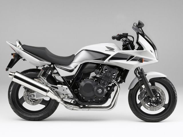 2010年 CB400 SUPER BOL D'OR パールサンビームホワイト(カタログメイン)