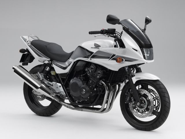 2010年 CB400 SUPER BOL D'OR ABS パールサンビームホワイト(カタログメイン)