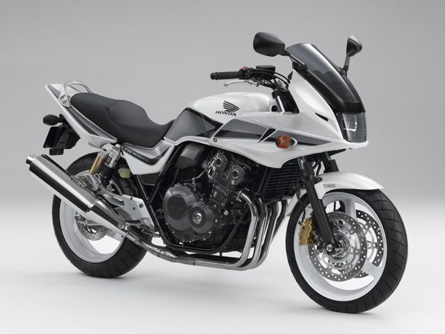2012年 CB400 SUPER BOL D'OR ABS パールサンビームホワイト(カタログメイン)