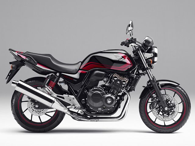 2016年 CB400 SUPER FOUR HYPER VTEC Revo Special Edition グラファイトブラック/キャンディーアルカディアンレッド(カタログメイン)