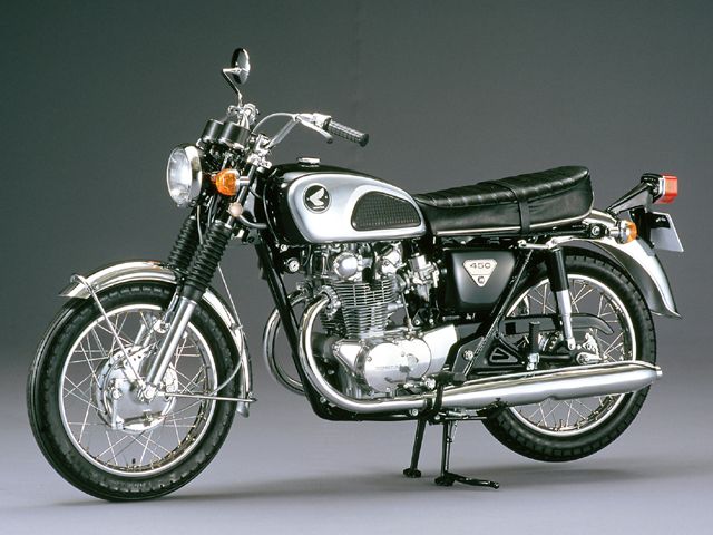 1968年 CB450 ブラック(カタログメイン)