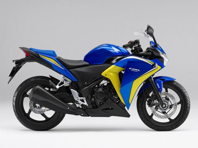 2013年 CBR250R ABS Special Edition キャンディーライトニングブルー(スペシャルエディション)(カタログメイン)