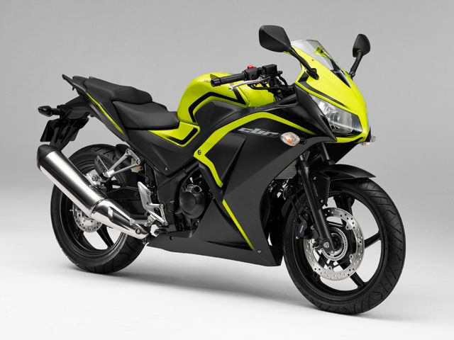 2016年 CBR250R ABS Special Edition レモンアイスイエロー(スペシャルエディション)(カタログメイン)