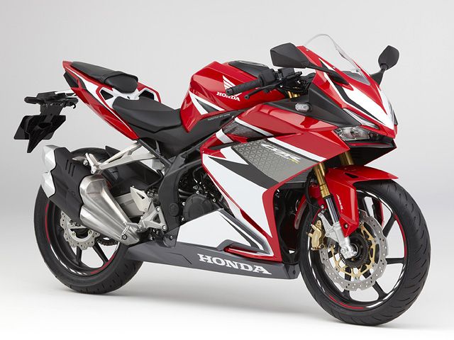 2017年 CBR250RR ABS ヴィクトリーレッド(カタログメイン)