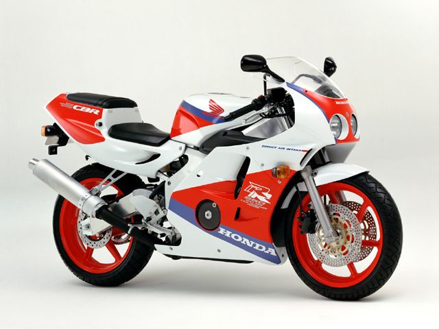 1990年 CBR250RR ホワイト/レッド(カタログメイン)