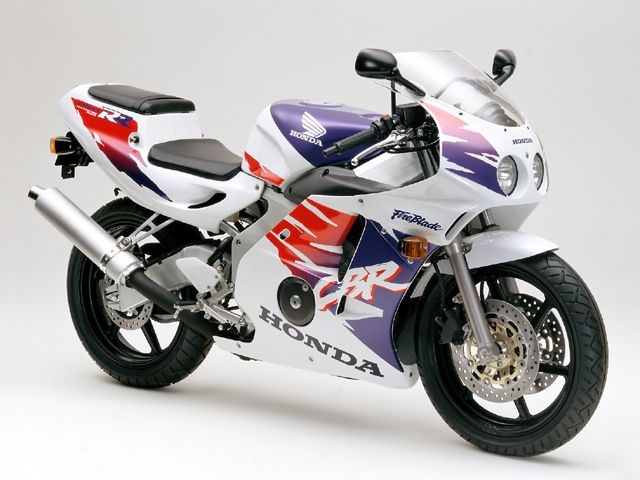 1994年 CBR250RR トリコロール(カタログメイン)