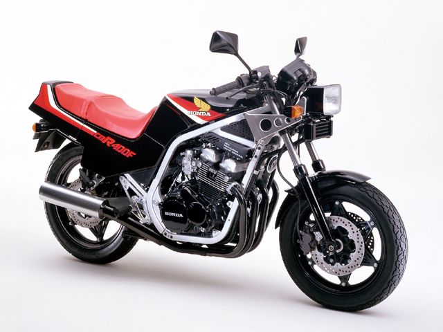 1984年 CBR400F ブラック(カタログメイン)