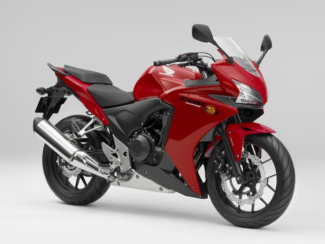2013年 CBR400R ABS ヴィクトリーレッド(カタログメイン)