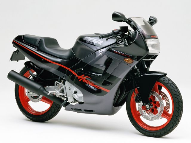 1987年 CBR400R ブラック(カタログメイン)